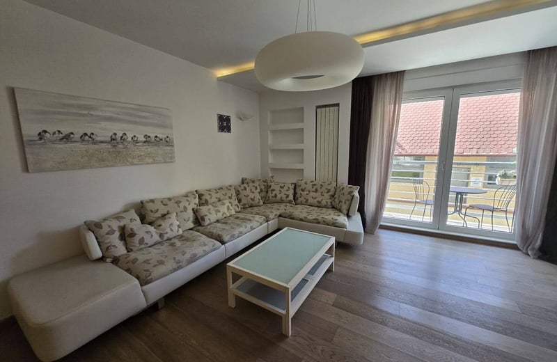 Location d’un appartement spacieux de 3 pièces, 126 m², au centre de Belgrade, Serbie
